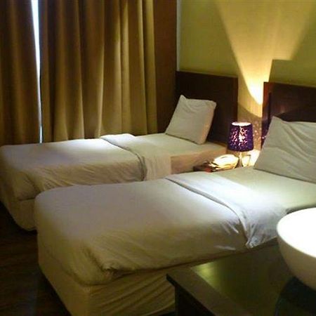 Zotel Business & Leisure Hotel Kuching Buitenkant foto