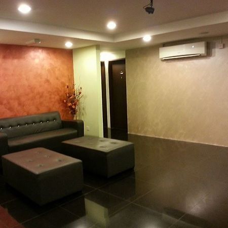 Zotel Business & Leisure Hotel Kuching Buitenkant foto