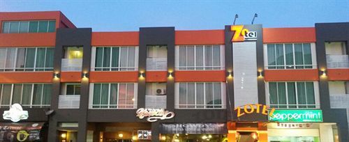 Zotel Business & Leisure Hotel Kuching Buitenkant foto